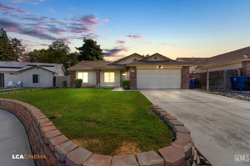 4715 Peacock Ct, Bakersfield, CA, 93313-3322 | Card Image