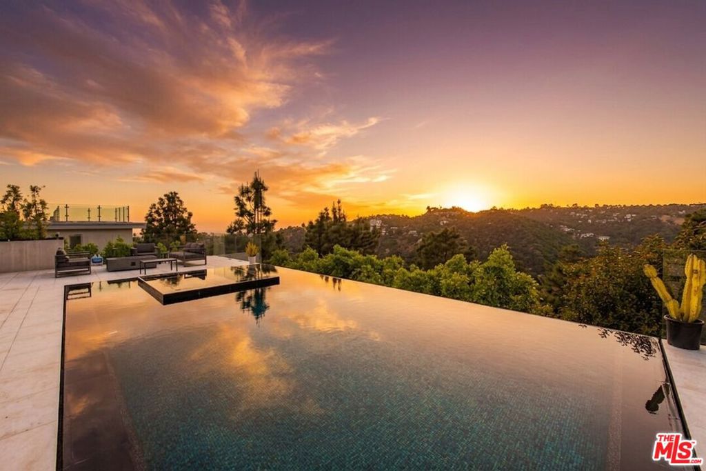 Residential Lease in Los Angeles