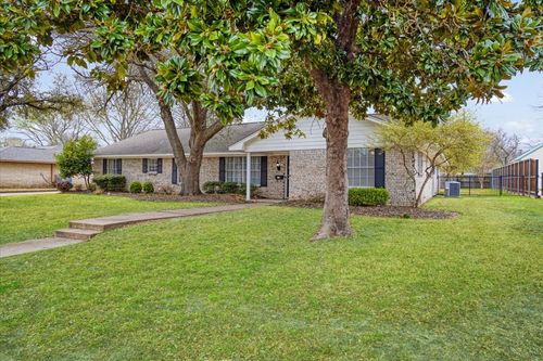 1910 Nancy Lea Dr, Bonham, TX, 75418-2725 | Card Image