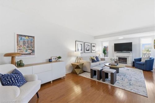 32 Laughland Lane, Guelph, ON, N1L0C9 | Card Image