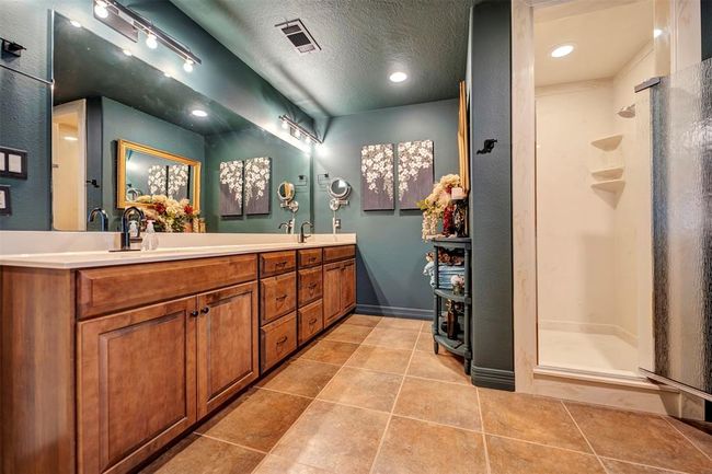 111 Venice Way, House other with 3 bedrooms, 2 bathrooms and 2 parking in Huntsville TX | Image 27