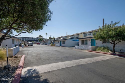 3141 N 37th St Street, Phoenix, AZ, 85018 | Card Image