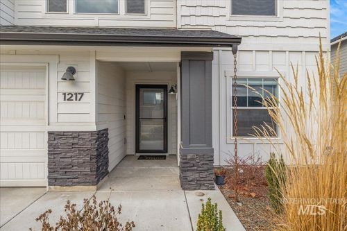 1217 N Bowknot Lake Ave, Star, ID, 83669-6274 | Card Image