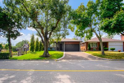 17 Old Burnhamthorpe Rd, House other with 3 bedrooms, 3 bathrooms and 6 parking in Etobicoke ON | Image 1