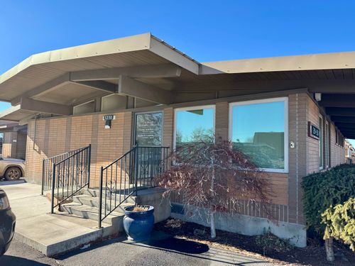 5230 S 6th St, Klamath Falls, OR, 97603-5002 | Card Image