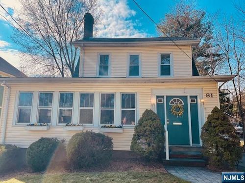 81 Vreeland Ave, Midland Park, NJ, 07432-1801 | Card Image