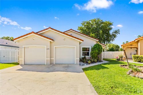 6090 Nw 179th Ter, Hialeah, FL, 33015-5618 | Card Image