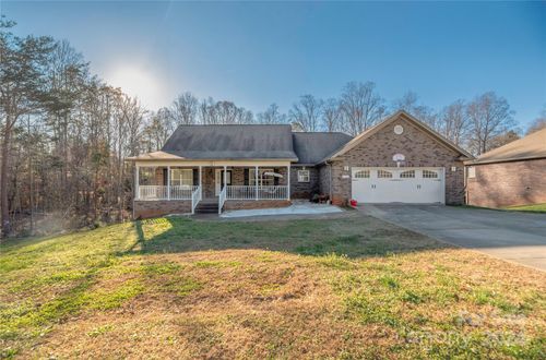 1350 Kensington Cir, Newton, NC, 28658-9467 | Card Image