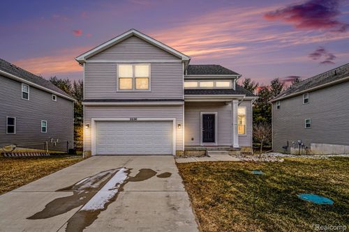 5236 Autumn Kirsten Dr, Fowlerville, MI, 48836-8814 | Card Image