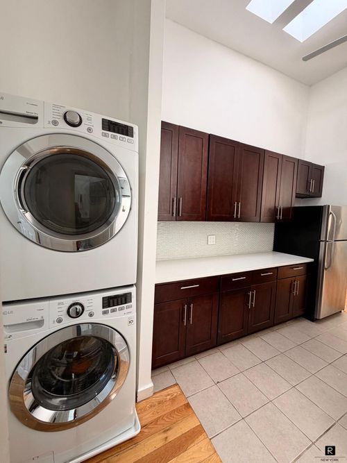3-l-211 Wyckoff Ave, Brooklyn, NY, 11237-5006 | Card Image