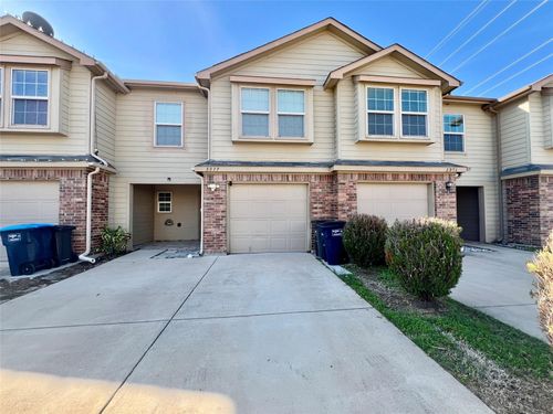 3977 Vista Mar Dr, Euless, TX, 76040-3460 | Card Image