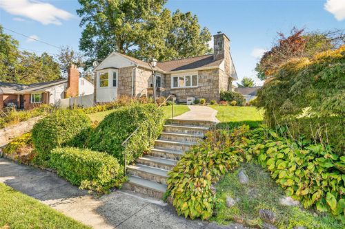 217 Moore St, Hartsdale, NY, 10530-1314 | Card Image