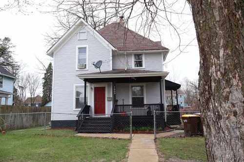 1425 Blaisdell St, Rockford, IL, 61101-5704 | Card Image