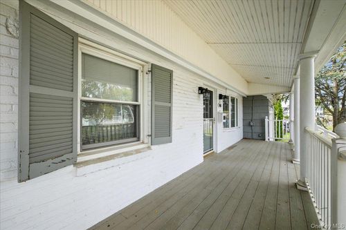 215 W Granada Ave, Lindenhurst, NY, 11757-6499 | Card Image