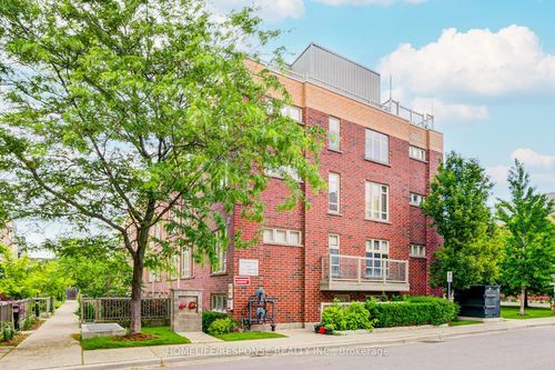 149-35 Elsie Lane, Toronto, ON, M6P3N3 | Card Image