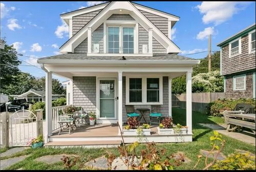 21-21 Warren Ave, Middletown, RI, 02842-5834 | Card Image