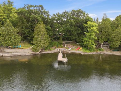 285 East Rd, North Ferrisburgh, VT, 05473-7072 | Card Image