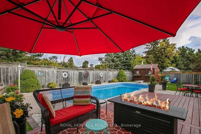 28 Cawker Crt, House other with 5 bedrooms, 4 bathrooms and 4 parking in Whitby ON | Image 49