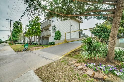 apt-358-4859 Cedar Springs Rd, Dallas, TX, 75219-6137 | Card Image
