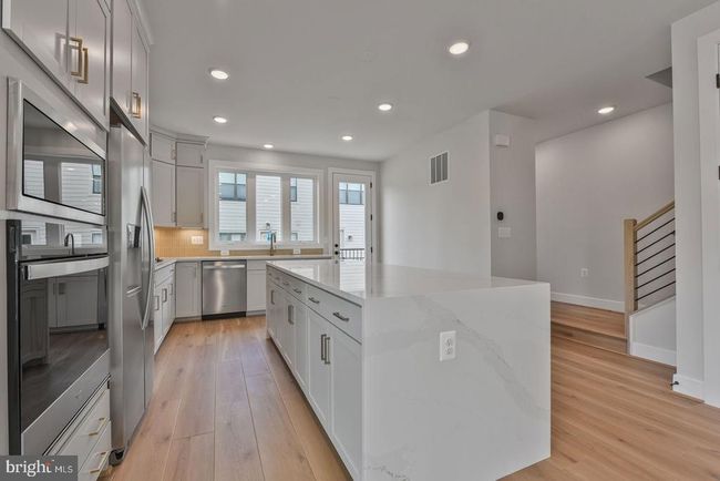 1605 Fellowship Sq, Townhouse with 3 bedrooms, 3 bathrooms and null parking in RESTON VA | Image 4