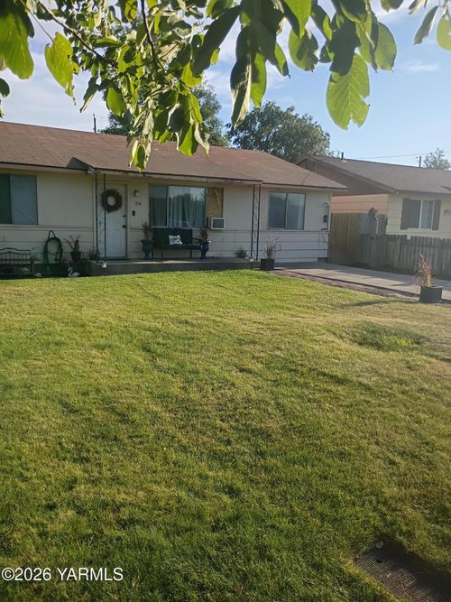 514 Cedar St, Mabton, WA, 98935-0018 | Card Image