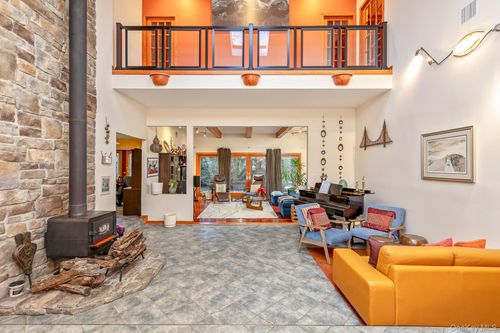 1 Cumberland Path, Setauket, NY, 11733-1407 | Card Image