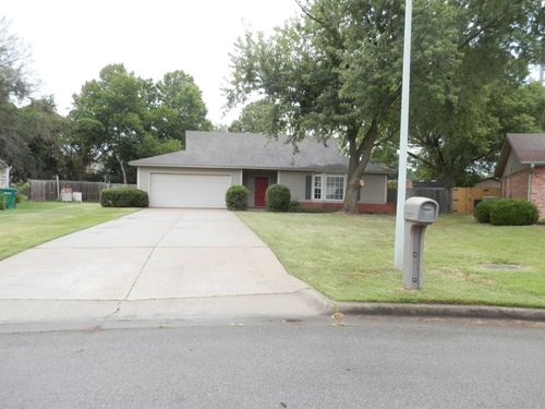 2725 Highland Cir, Rogers, AR, 72756-3113 | Card Image