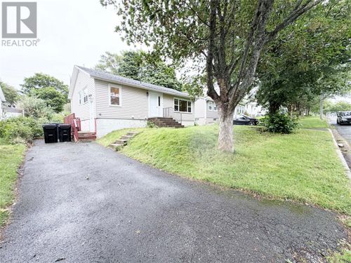 16 Burke Pl, St. John's, NL, A1B3H1 | Card Image