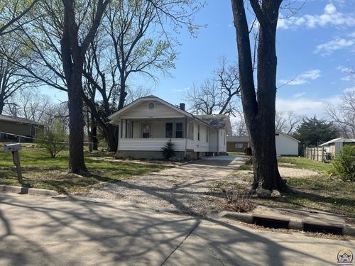 2521 Se Michigan Ave, Topeka, KS, 66605-1628 | Card Image