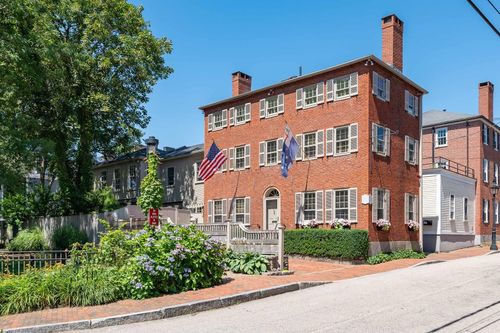 20 Atkinson St, Portsmouth, NH, 03801-4601 | Card Image