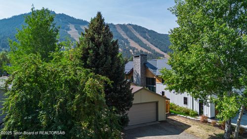 520 E Simpson Ave, Jackson, WY, 83001-8485 | Card Image