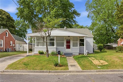 7 N Colin Dr, Portsmouth, VA, 23701-2016 | Card Image