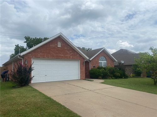 115 W Necessary Dr, Rogers, AR, 72758-1396 | Card Image