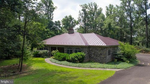 322 Sunnyside Rd, Newmanstown, PA, 17073-8944 | Card Image