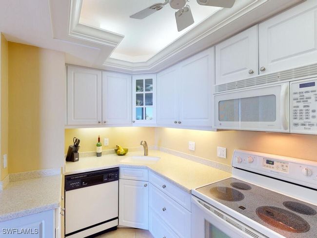 404 - 58 N Collier Boulevard, Condo with 2 bedrooms, 2 bathrooms and null parking in MARCO ISLAND FL | Image 9