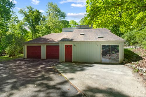 190 Old Colchester Rd, Quaker Hill, CT, 06375-1043 | Card Image