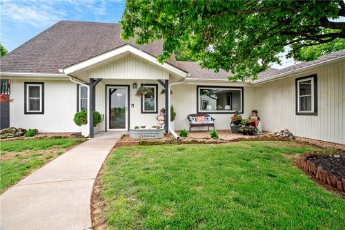 1824 N Pershing Street, Fayetteville, AR, 72704 | Card Image
