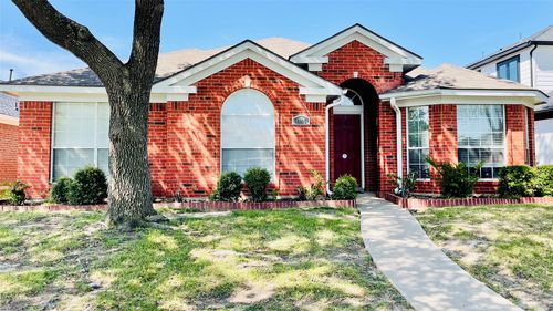 1005 Blackenhurst Ln, Allen, TX, 75002-3932 | Card Image
