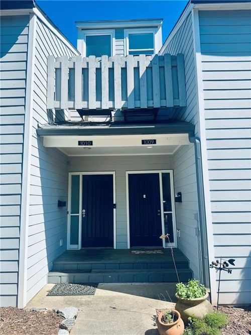 1009 Riverbend Club Dr Se, Atlanta, GA, 30339-2800 | Card Image