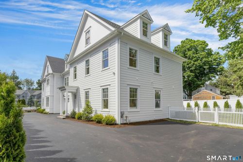 18 Old Stamford Rd, New Canaan, CT, 06840-6242 | Card Image
