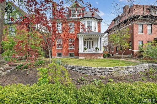 6219 Washington Ave, University City, MO, 63130-4847 | Card Image