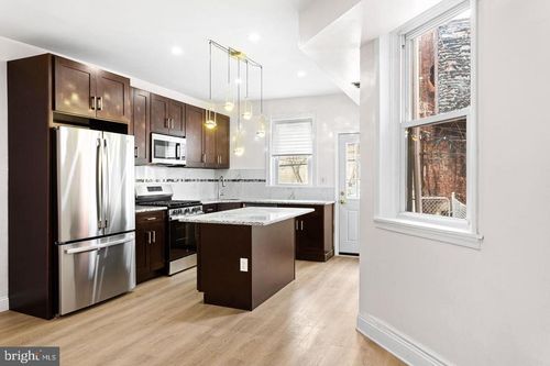 2042 S Cecil St, PHILADELPHIA, PA, 19143-5926 | Card Image
