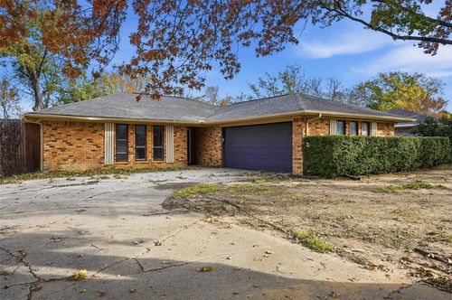 1661 Juniper Ln, Lewisville, TX, 75077-2749 | Card Image