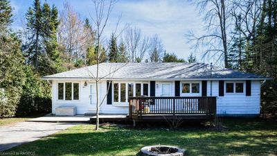 262 Huron Rd, House other with 3 bedrooms, 1 bathrooms and 4 parking in Kincardine ON | Image 1