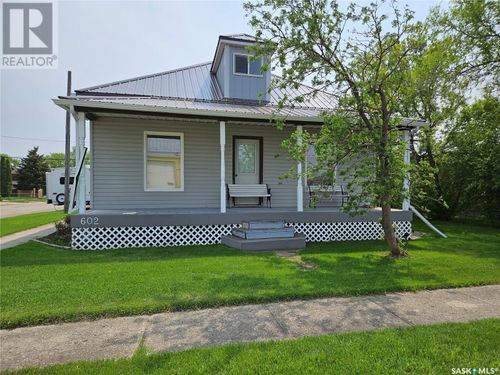 602 Railway Ave, Bienfait, SK, S0C0M0 | Card Image