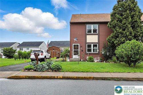 215 Willow St, Macungie, PA, 18062-1012 | Card Image