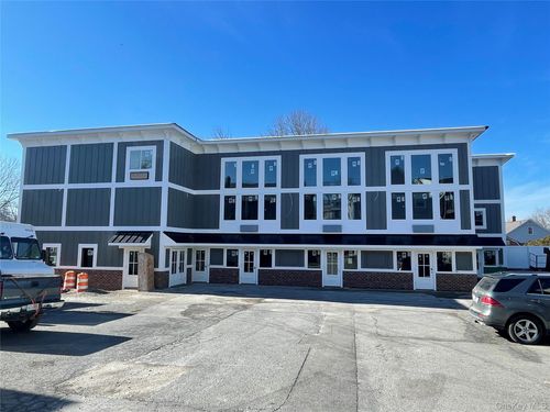 42 N Main St, Florida, NY, 10921-1319 | Card Image