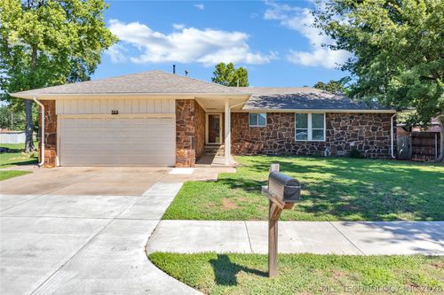 513 B St, Jenks, OK, 74037-4107 | Card Image