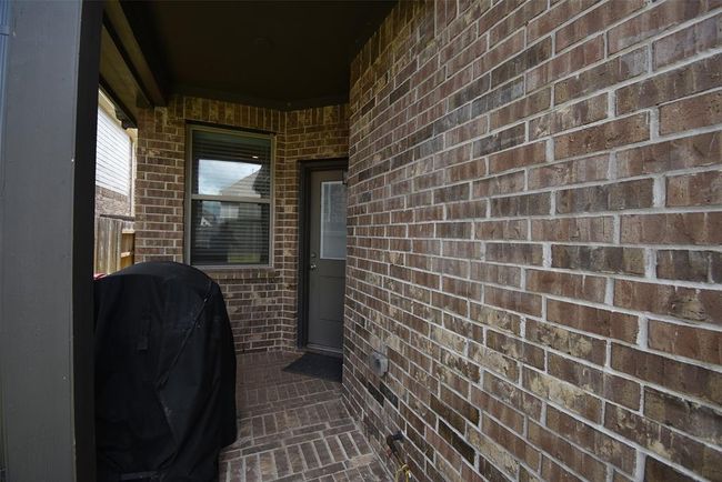 Rear covered patio | Image 8