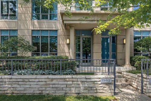 th02-15 Viking Lane, Etobicoke, ON, M9B0A4 | Card Image